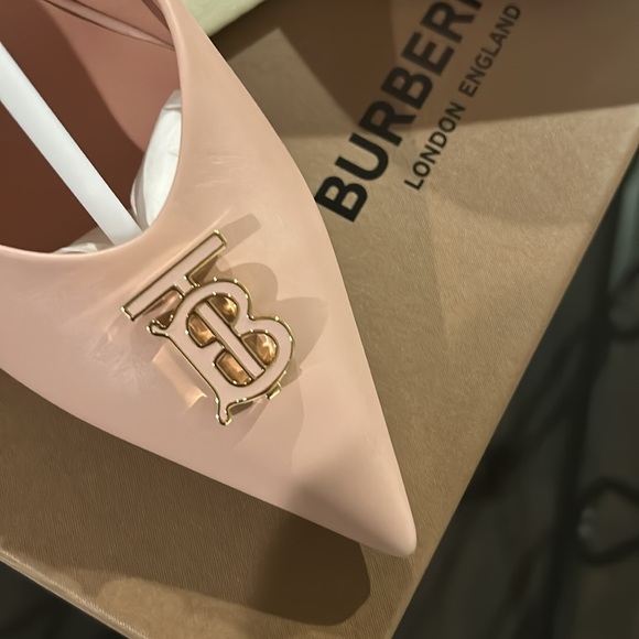 New authentic Burberry logo heels - Picture 10 of 11